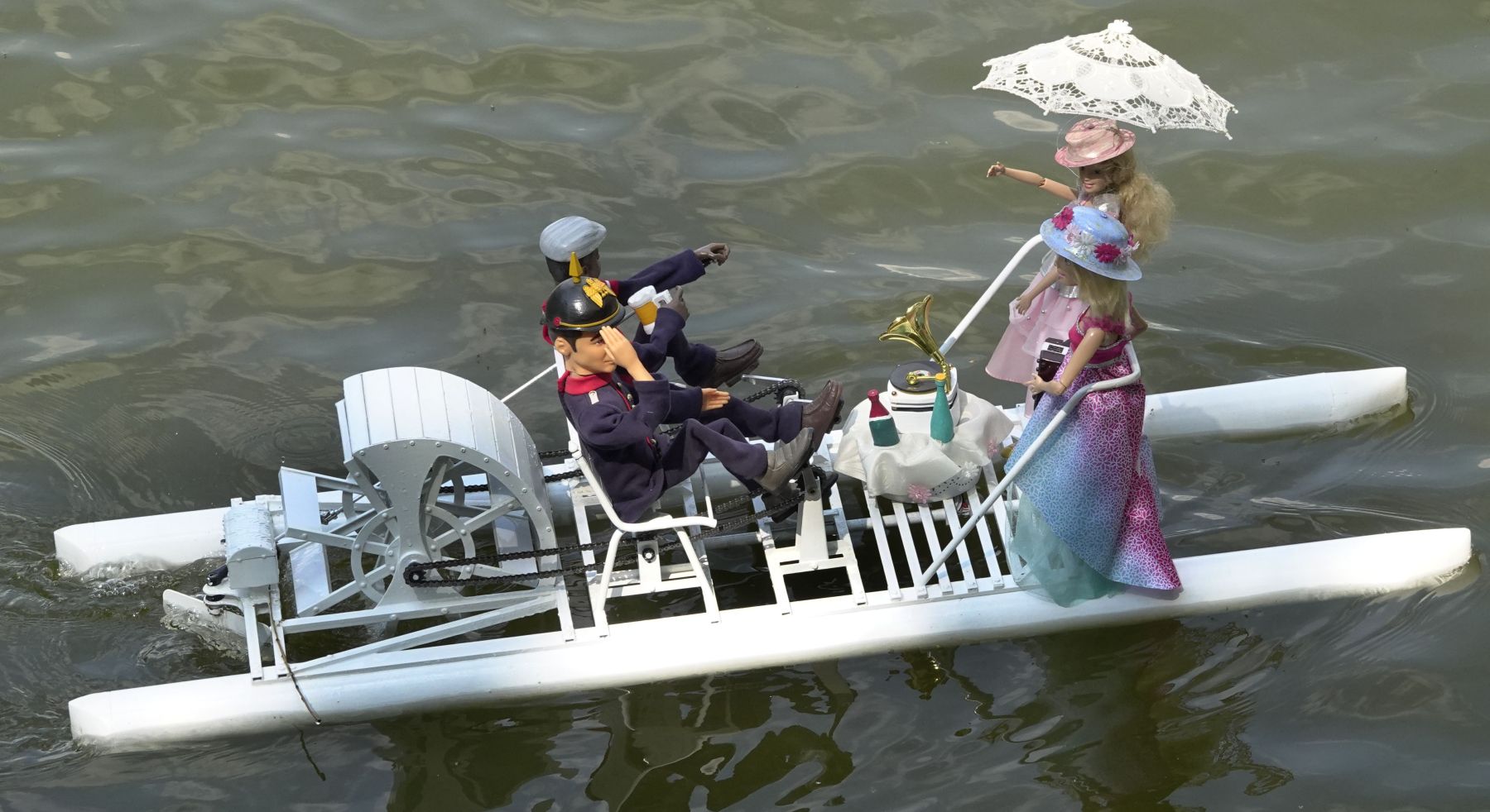 RC pedal boat with dolls